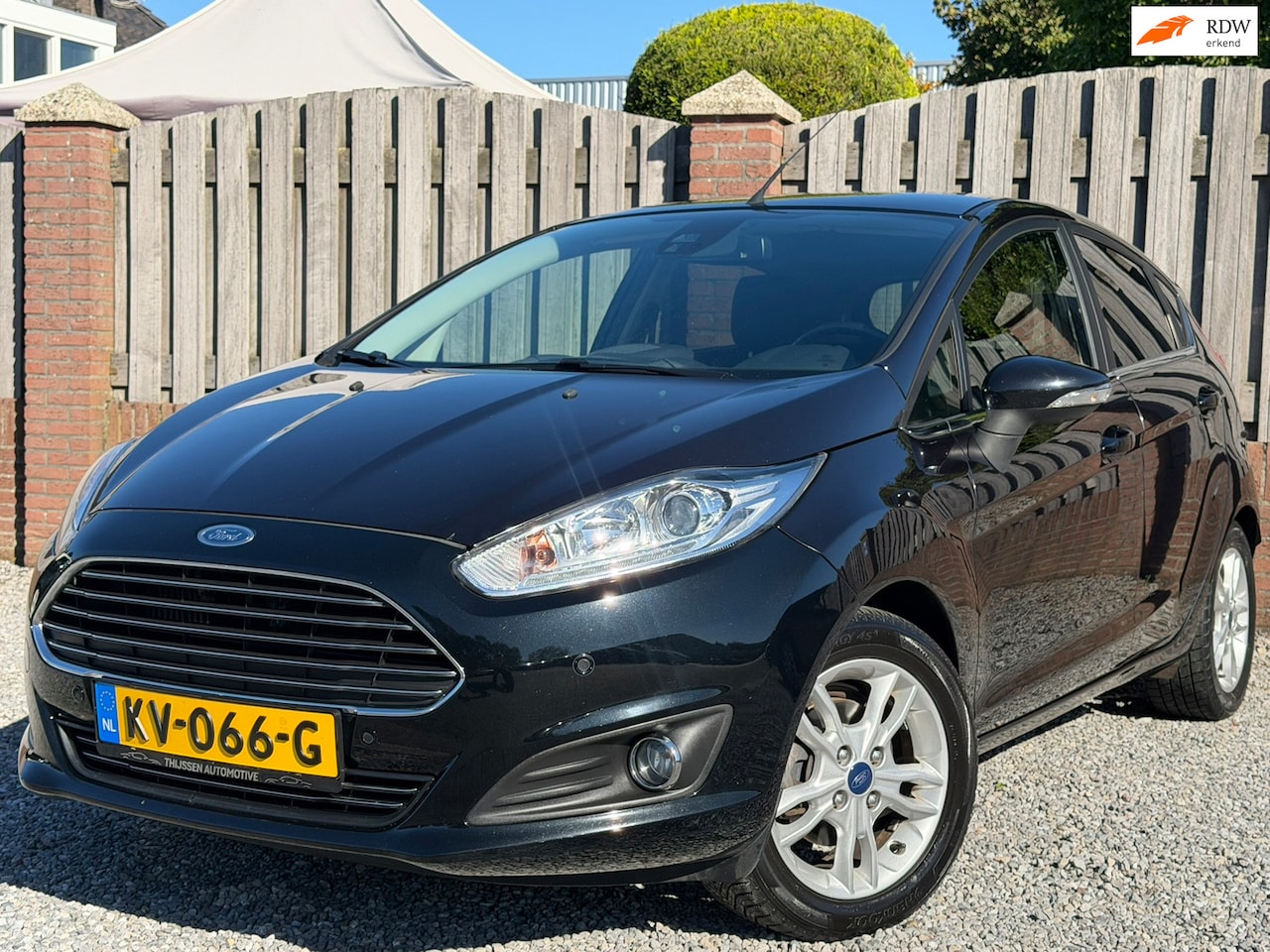 Ford Fiesta - 1.0 EcoBoost Titanium NAVI CLIMATE CONTROL P-SENSOREN TREKHAAK SPOILER - AutoWereld.nl