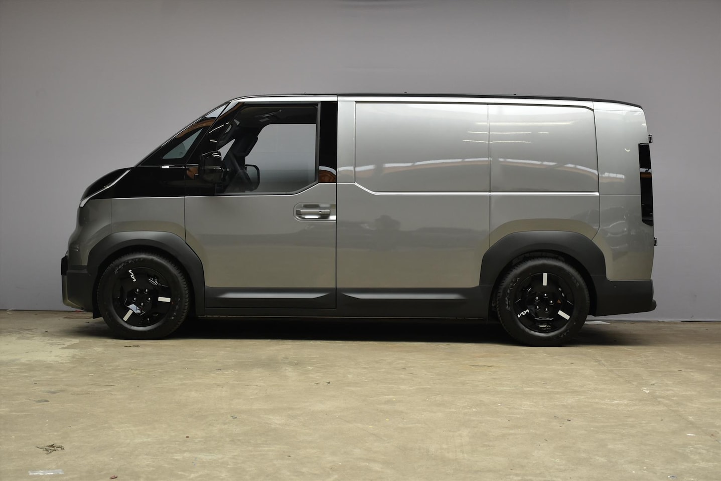 Kia PV5 - Cargo 71,2 kWh 163pk L2H1 ELITE NIEUW - AutoWereld.nl