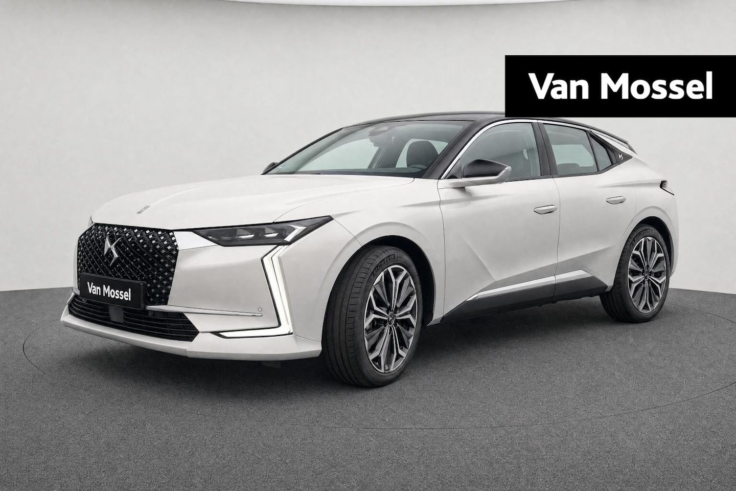 DS 4 - E-Tense Trocadero | Camera | Trekhaak | Navigatie | Elektrische kofferklep - AutoWereld.nl