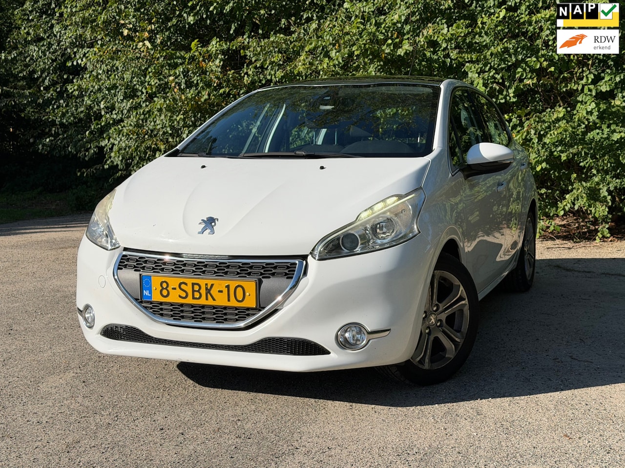 Peugeot 208 - 1.2 VTi Blue Lease Executive | Cruise + Navi Nu € 3.950,- !!! - AutoWereld.nl