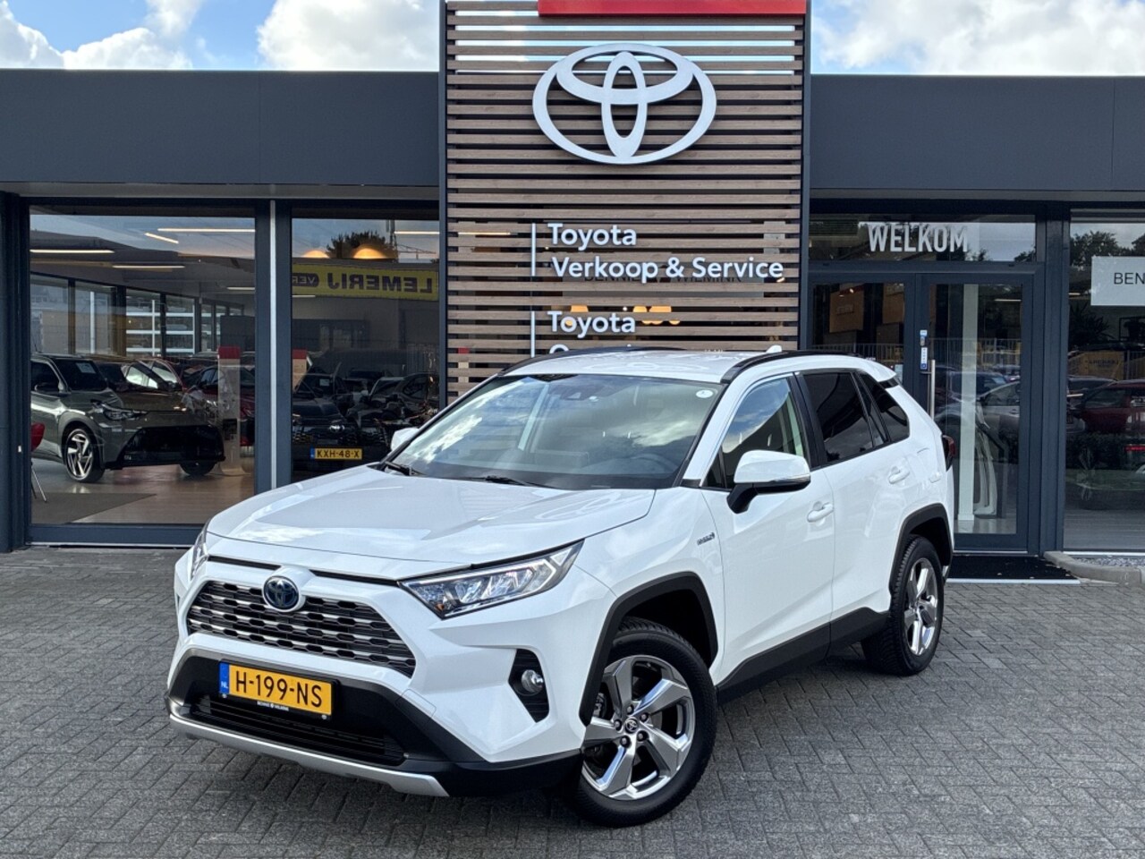 Toyota RAV4 - 2.5 Hybrid Dynamic | Navigatie | Keyless - AutoWereld.nl