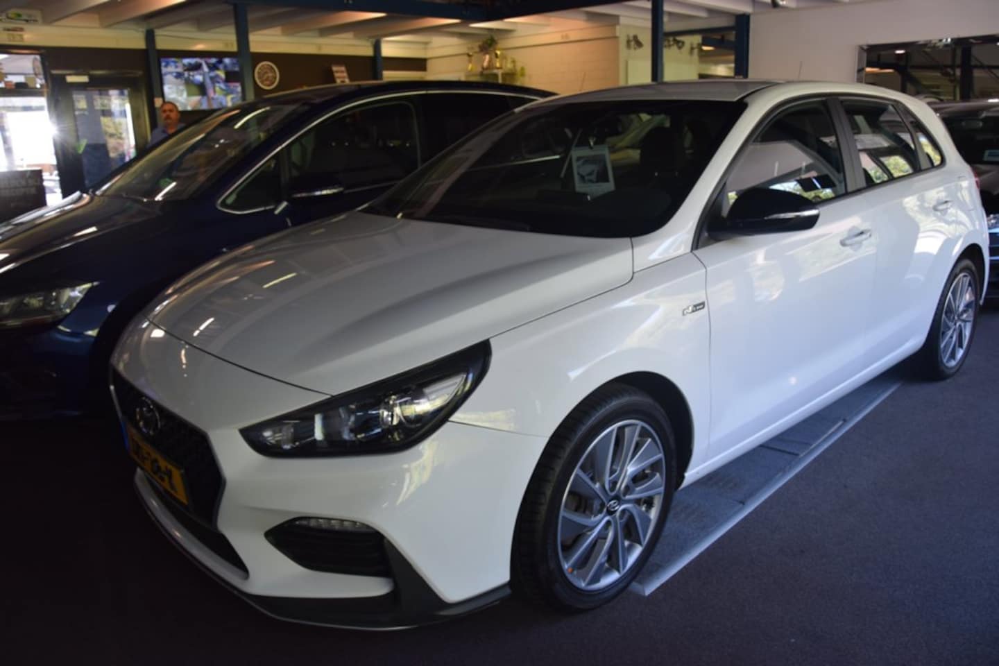 Hyundai i30 Fastback - 1.0 T-GDI DRIVE, HELE NETTE AUTO VAN BJ 2019 - AutoWereld.nl