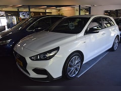 Hyundai i30 Fastback - 1.0 T-GDI DRIVE, HELE NETTE AUTO VAN BJ 2019