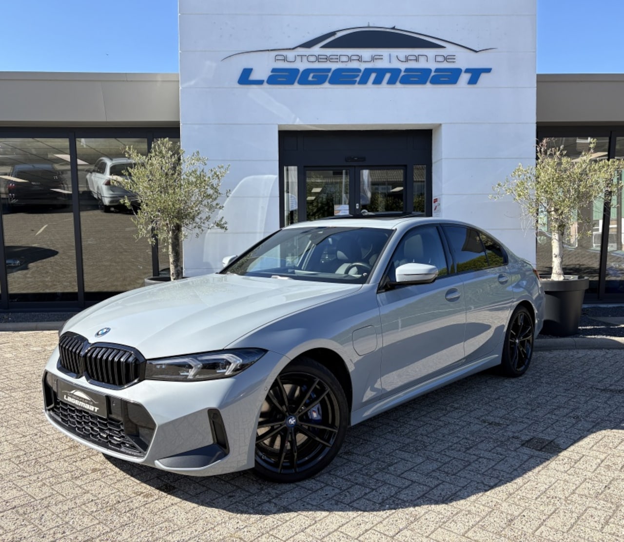 BMW 3-serie - 330e M-Sport Pro | Pano | HUD | H&K | 19 inch | - AutoWereld.nl