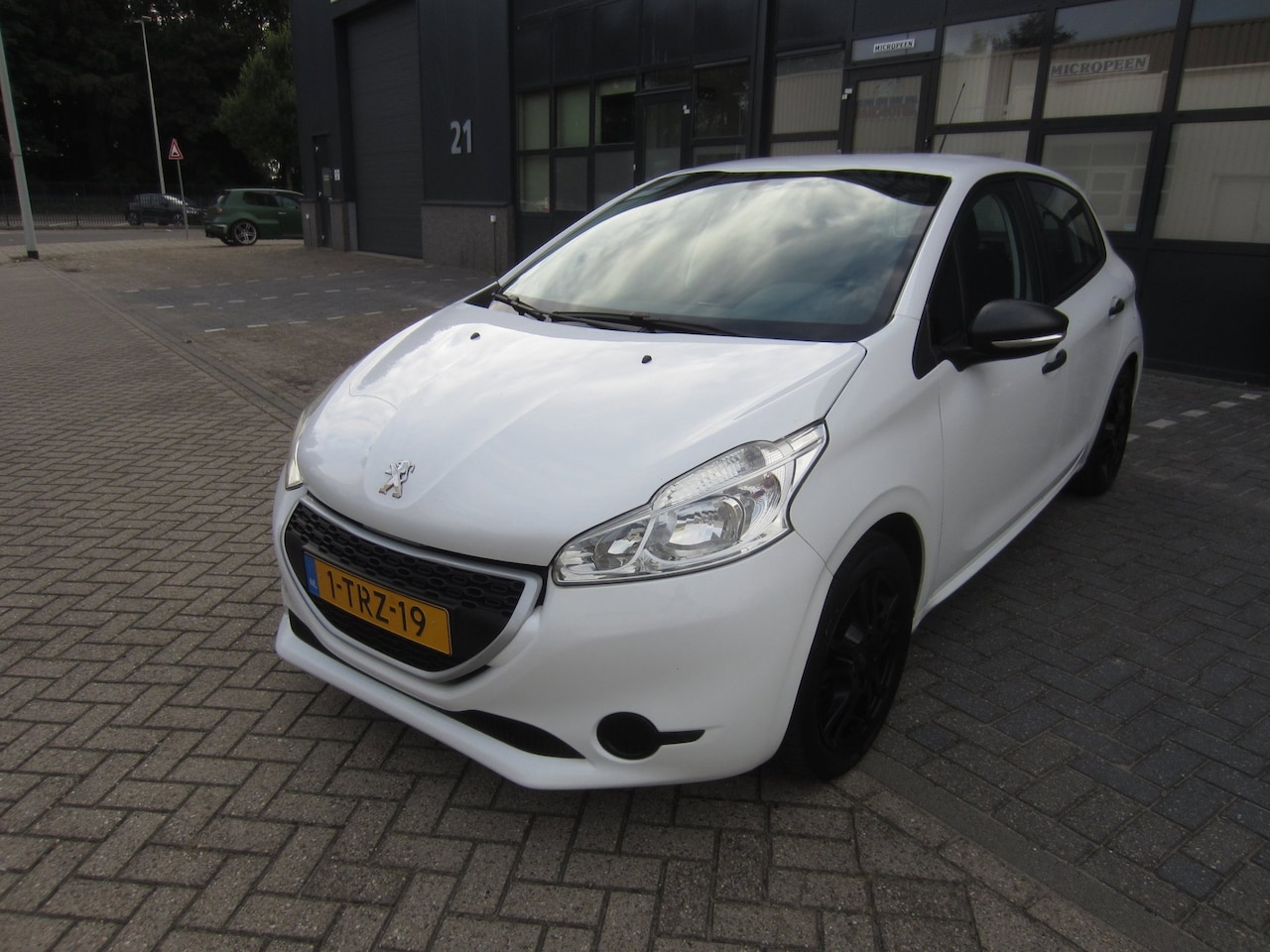 Peugeot 208 - 1.0 VTi Access 2014 Airco 82.000KM NAP! APK! - AutoWereld.nl