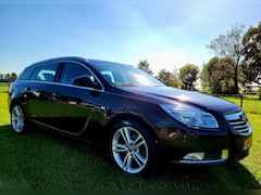 Opel Insignia Sports Tourer - 1.6 Turbo Business 180pk, 18 inch afneembare trekhaak, airco, 1e eigenaar dealer onderhoud
