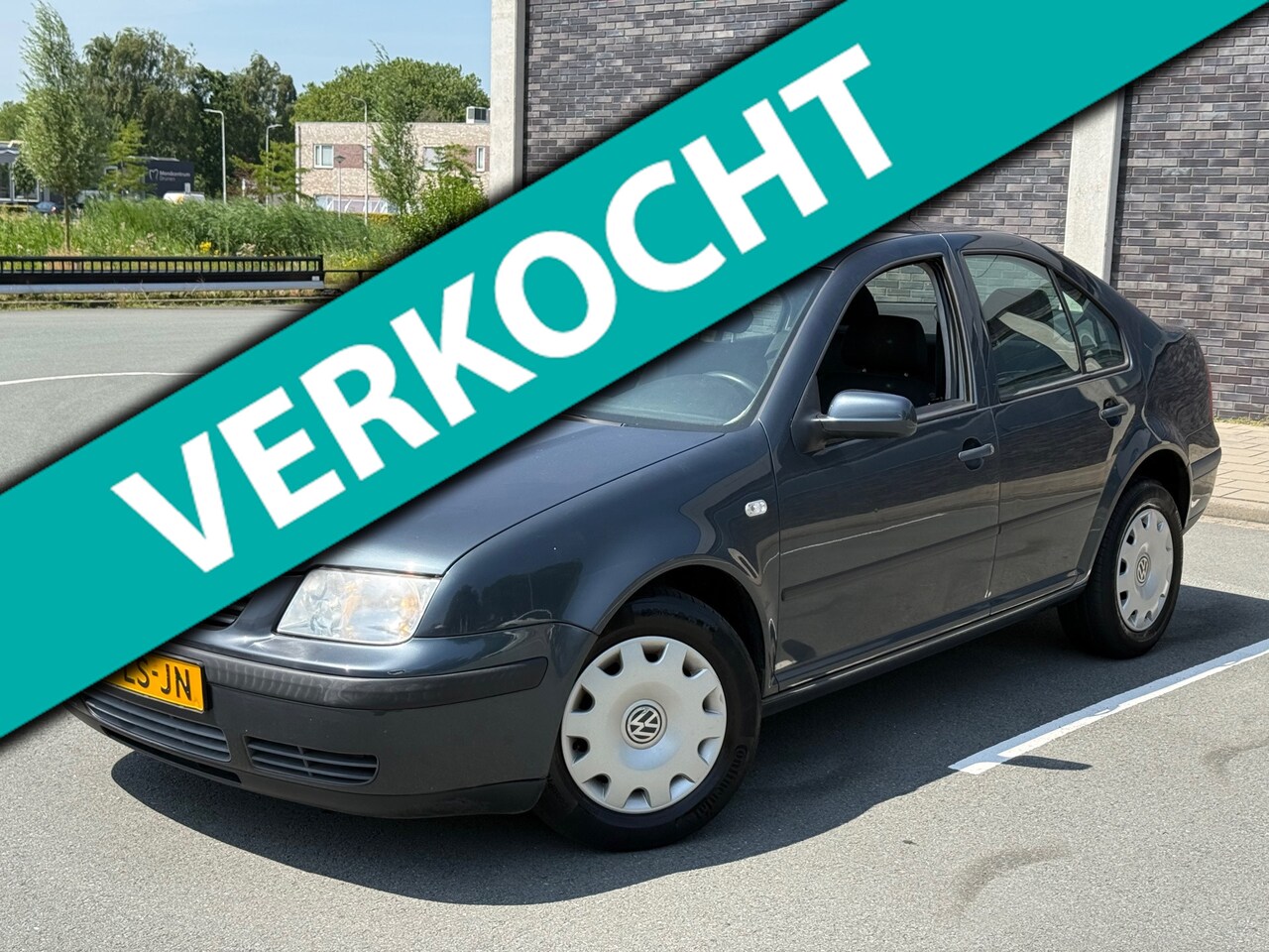 Volkswagen Bora - 1.6 | Automaat | Nwe APK | 1e Eigenaar | Airco | Rijd Schakelt Goed - AutoWereld.nl