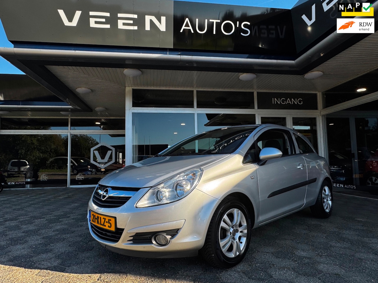 Opel Corsa - 1.2-16V Enjoy AUTOMAAT Airco Cruise Trekhaak - AutoWereld.nl