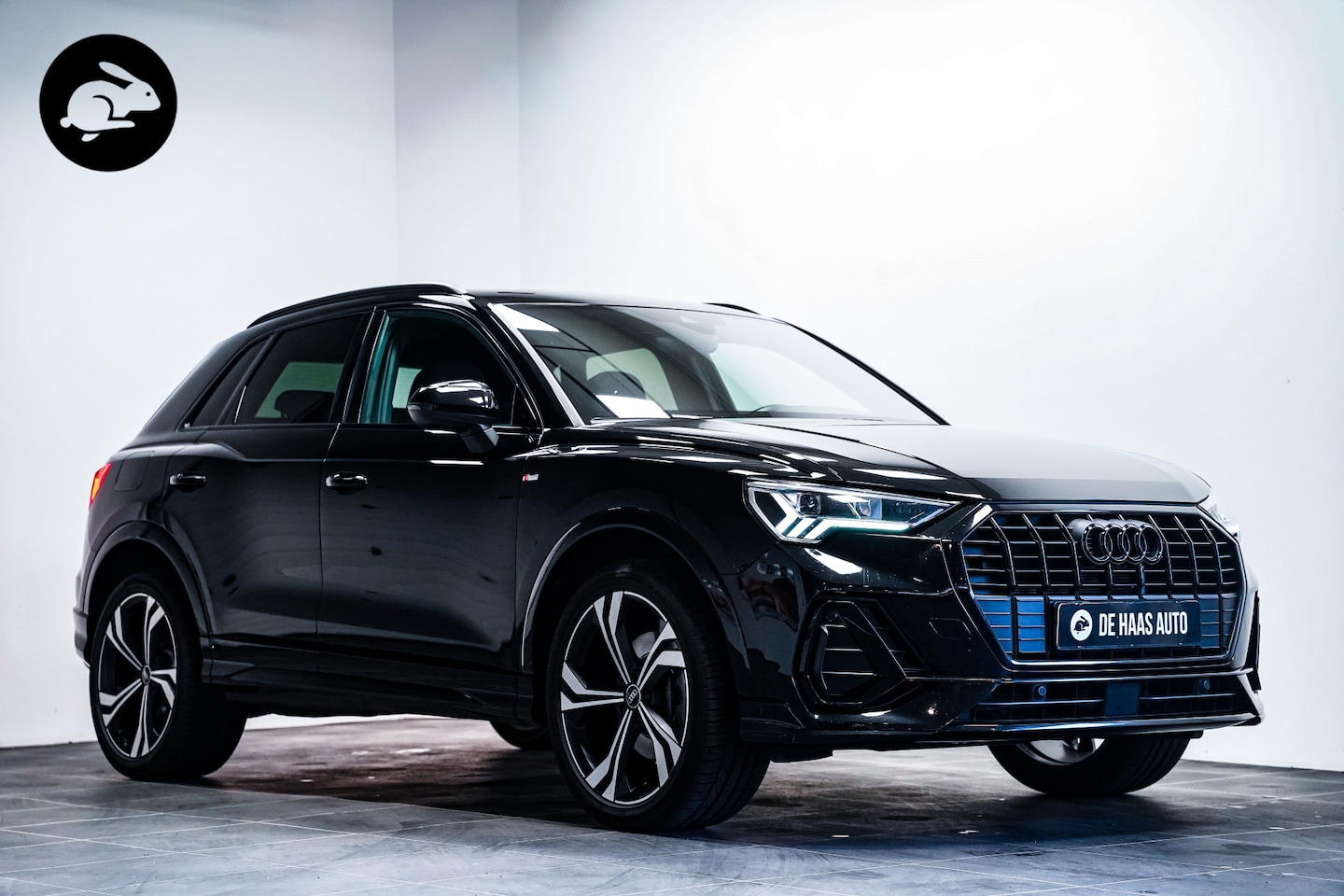 Audi Q3 - 45 TFSI e S-Line Black ed|20 inch|Camera|Alcantara|Acc|Apple car - AutoWereld.nl