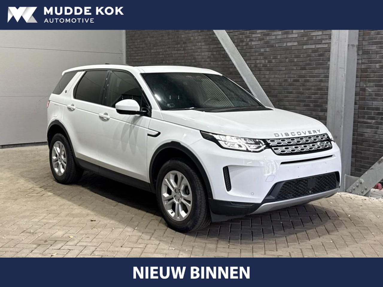 Land Rover Discovery Sport - P300e 1.5 S | Panoramadak | 360° Camera | Meridian | Trekhaak | Leder | Stoelverwarming V+ - AutoWereld.nl