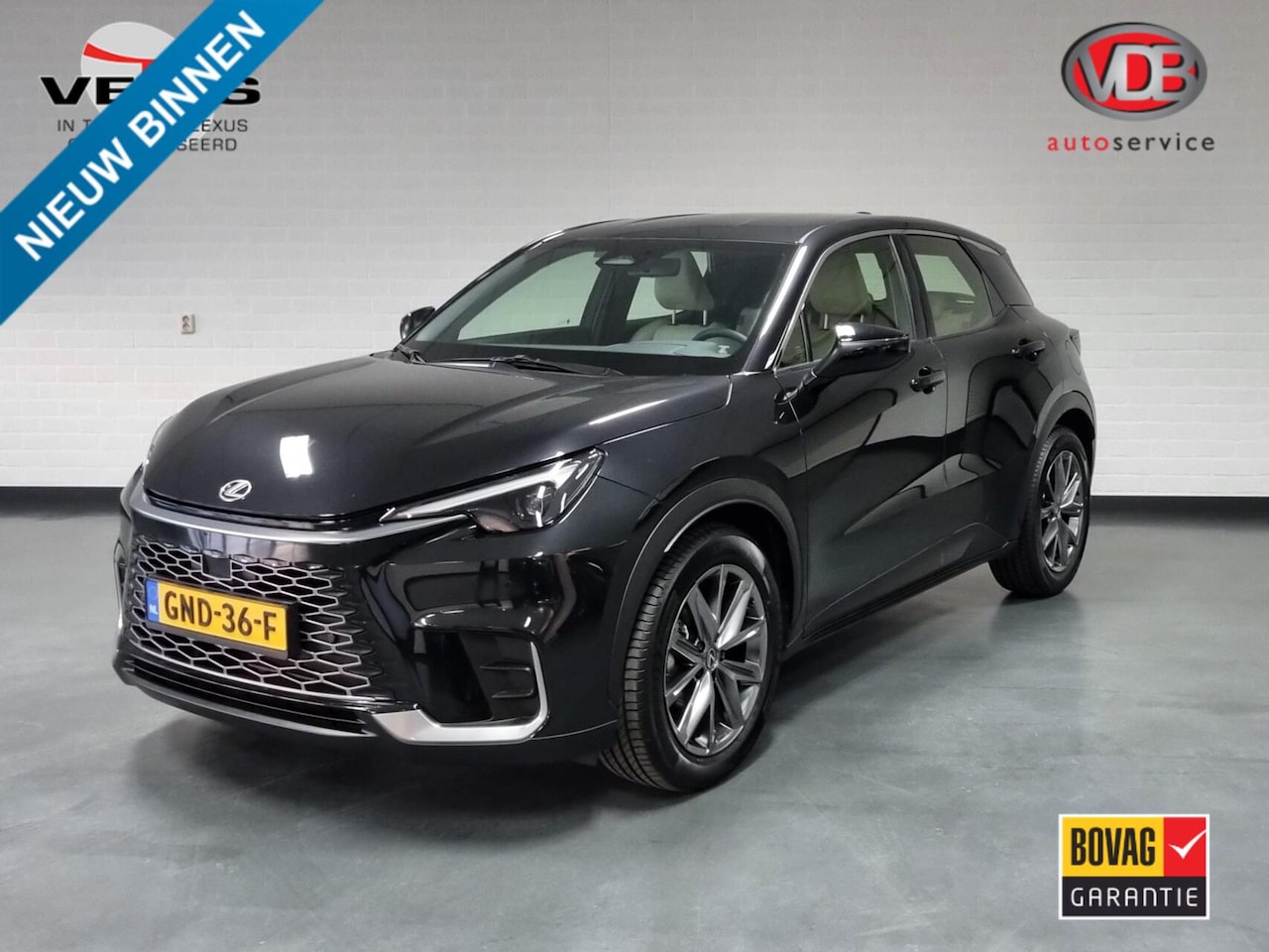 Lexus LBX - 1.5 Elegant / Leder / PDC / BSM - AutoWereld.nl