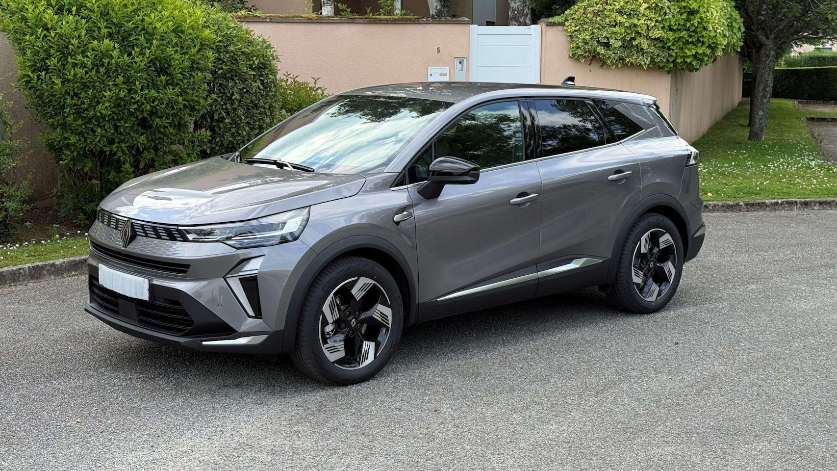 Renault Symbioz - 1.8 E-Tech full hybrid 160 TECHNO/ HARMAN KARDON/ AUTOMATISCH ACHTERKLEP/ PARK ASSIST VOOR - AutoWereld.nl