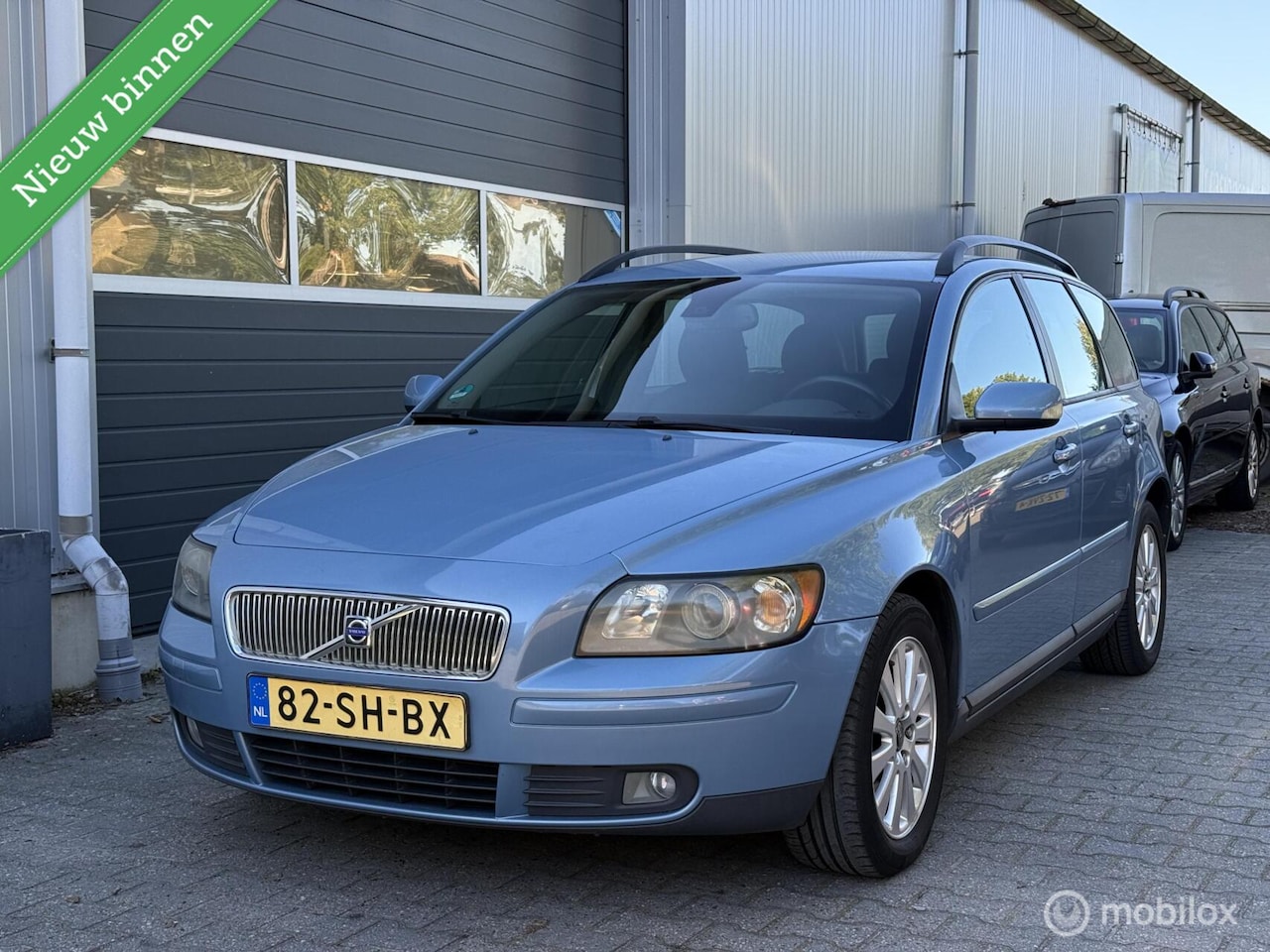 Volvo V50 - 2.4 Momentum 2.4 Momentum, Automaat, Weinig KM’s - AutoWereld.nl