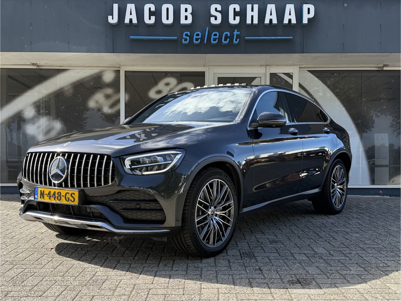 Mercedes-Benz GLC-klasse Coupé - 300 4MATIC Premium AMG styling / Schuif-kanteldak / Navi / 20" / Carplay / 360 Camera - AutoWereld.nl