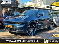 Lynk & Co 01 - 261PK Plug-in Hybrid Automaat Black Edition + 20''/ Navi/ Clima/ Ad.Cruise/ Panorama/ Came