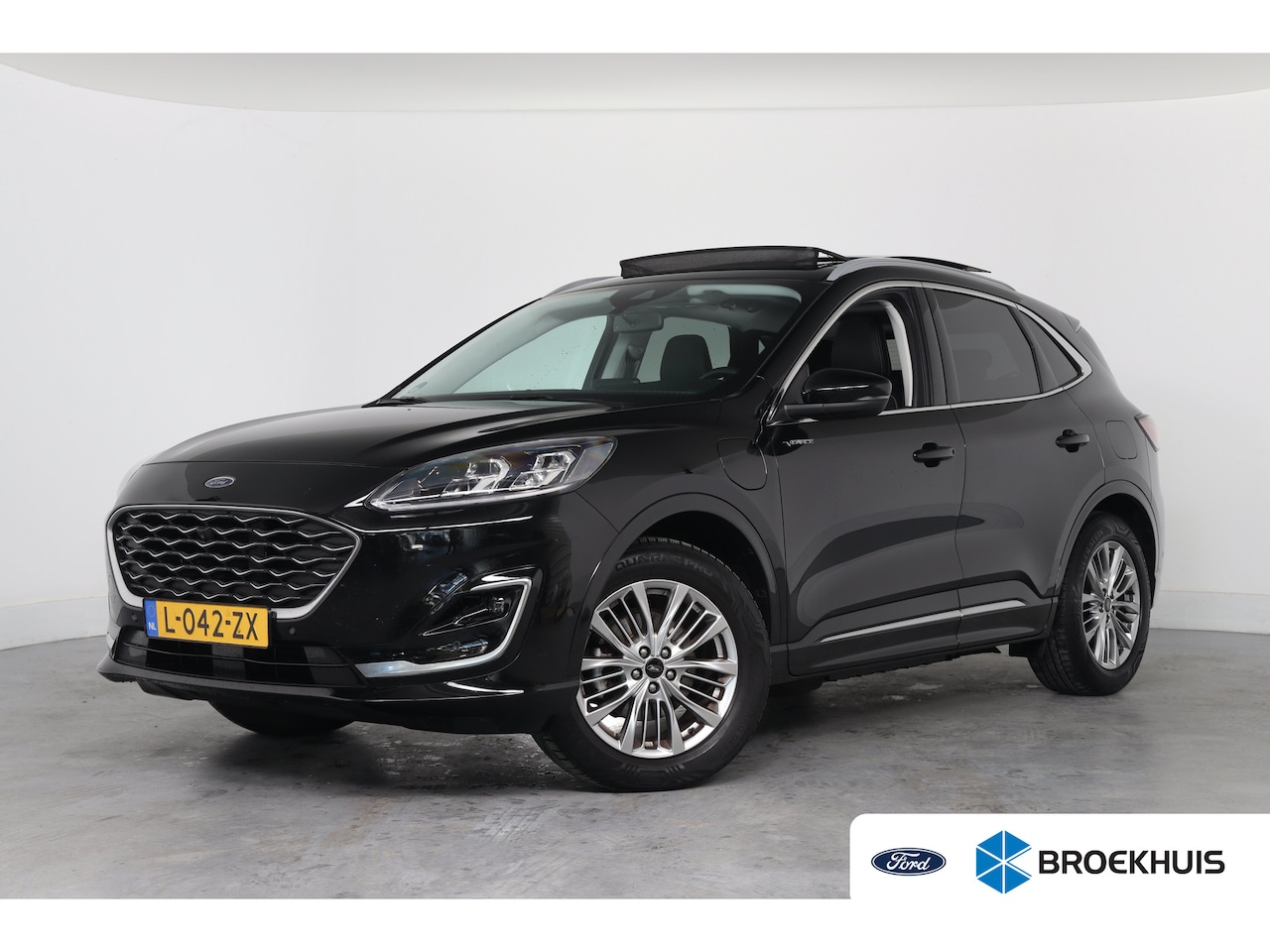 Ford Kuga - 2.5 PHEV Vignale | 1.500kg Trekvermogen | Dealer Onderhouden | Panoramadak | Lederen bekle - AutoWereld.nl