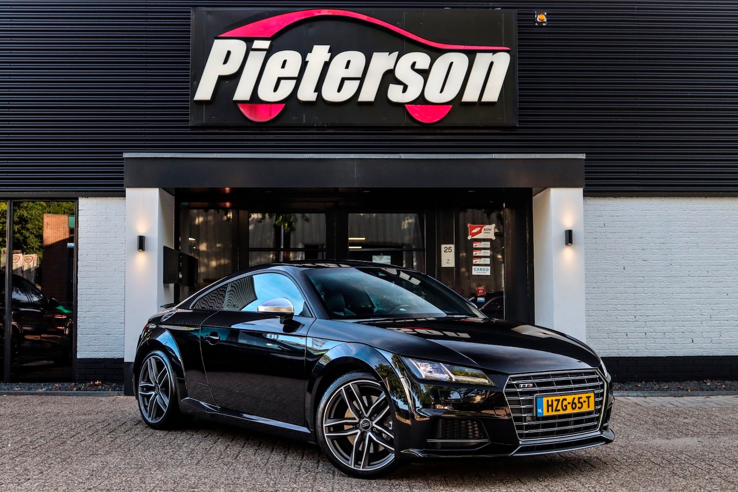 Audi TTRS - TT 2.0 TFSI TTS Quattro RS STOELEN B&O VIRTUAL - AutoWereld.nl