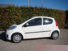 Peugeot 107 - 1.0-12V Urban Move