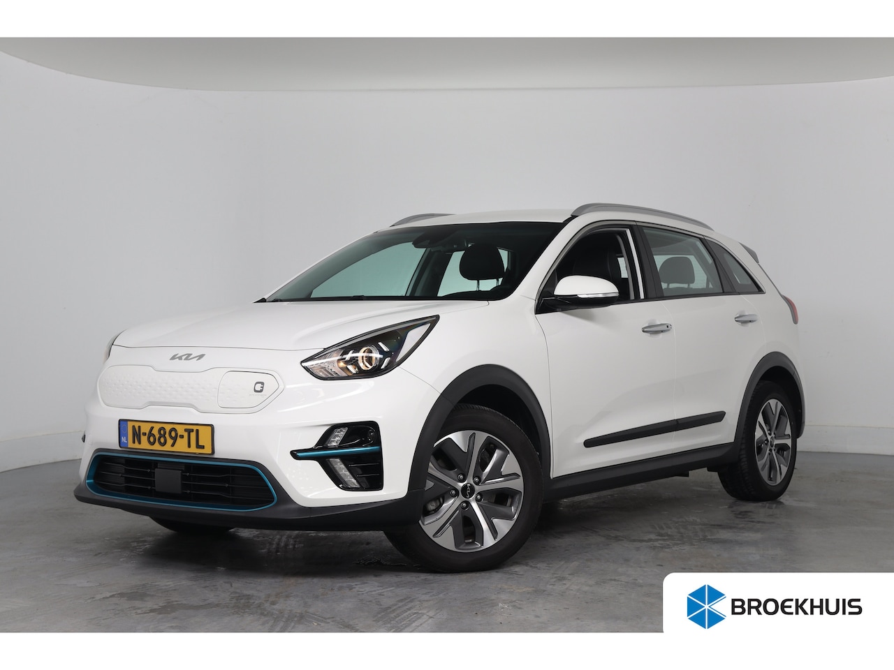 Kia e-Niro - DynamicLine 64 kWh | 1e Eigenaar! | Warmtepomp | Cruise Adaptive | Camera | Half Leder | C - AutoWereld.nl
