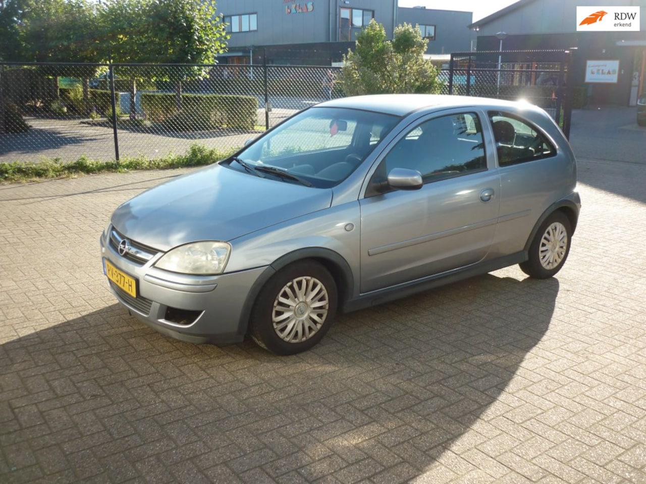 Opel Corsa - 1.0-12V Essentia airco werkt apk 02-2027 - AutoWereld.nl