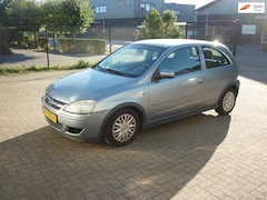 Opel Corsa - 1.0-12V Essentia airco werkt apk 02-2027