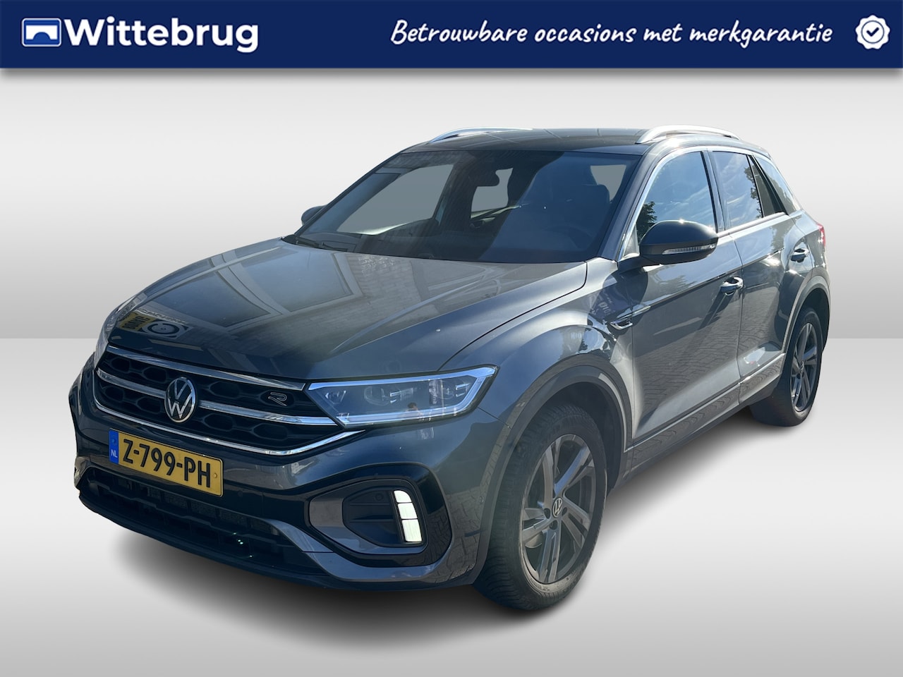 Volkswagen T-Roc - 1.5 TSI R-Line / AUTOMAAT/ APP-CONNECT/ PARK.SENSOR.V+A/ CAMERA/ ACC/ STUUR+STOELVERWARM./ - AutoWereld.nl