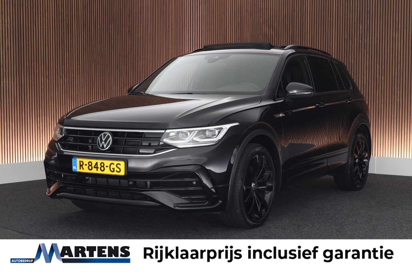 Volkswagen Tiguan - 1.5 TSI 150pk DSG R-Line Business+ Trekhaak Camera Keyless Stoelverwarming Panoramadak Nav - AutoWereld.nl