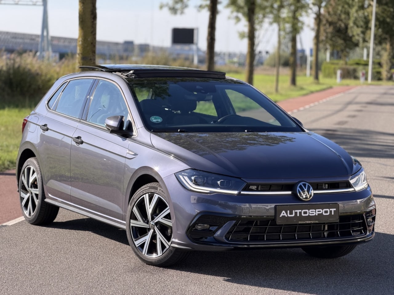 Volkswagen Polo - R-Line 1.0 TSI 110Pk Pano ACC IQ Light Navi - AutoWereld.nl