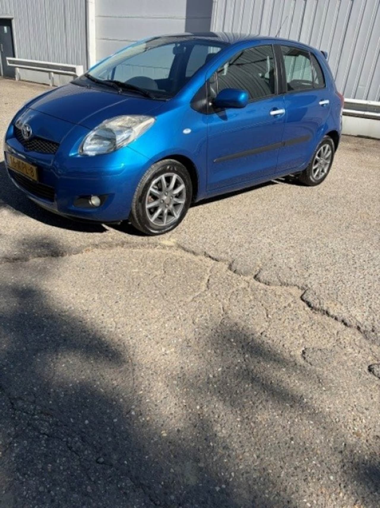 Toyota Yaris - 1.3 VVT-i Aspiration 1.3 VVTi Aspiration - AutoWereld.nl
