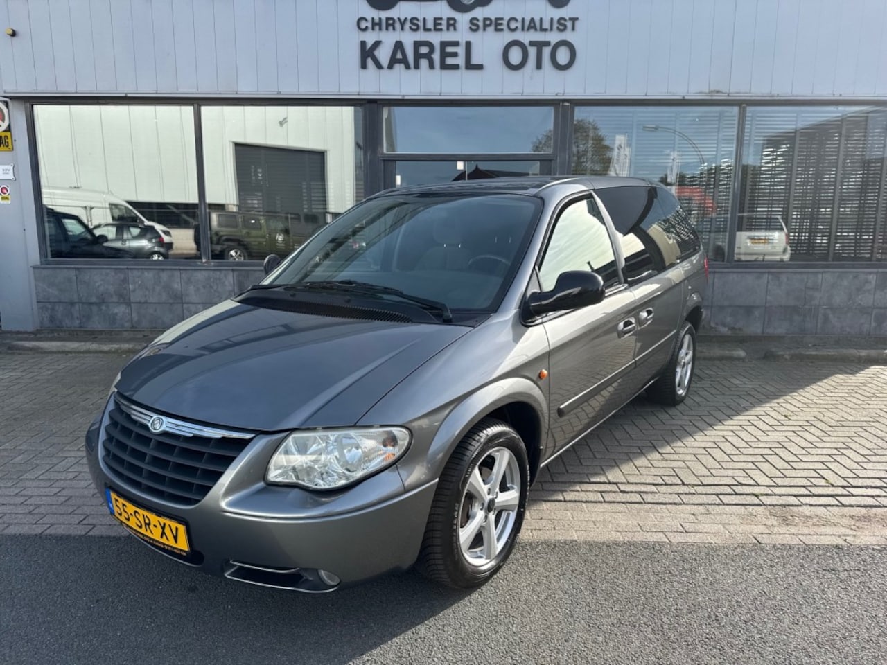 Chrysler Voyager - 3.3i SE Luxe 3.3i SE LUXE - AutoWereld.nl