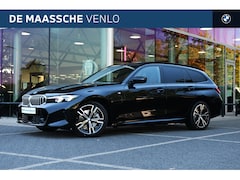 BMW 3-serie Touring - 330e M Sport Automaat / Trekhaak / Panoramadak / Sportstoelen / Comfort Access / Achteruit