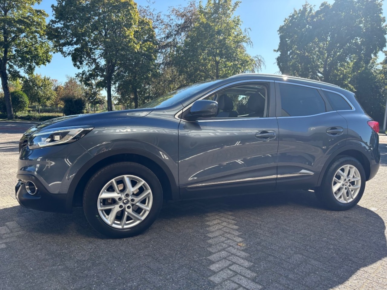 Renault Kadjar - 1.2 TCE 130 Intens Panorama Dak Leder Parkeerhulp Navigatie - AutoWereld.nl