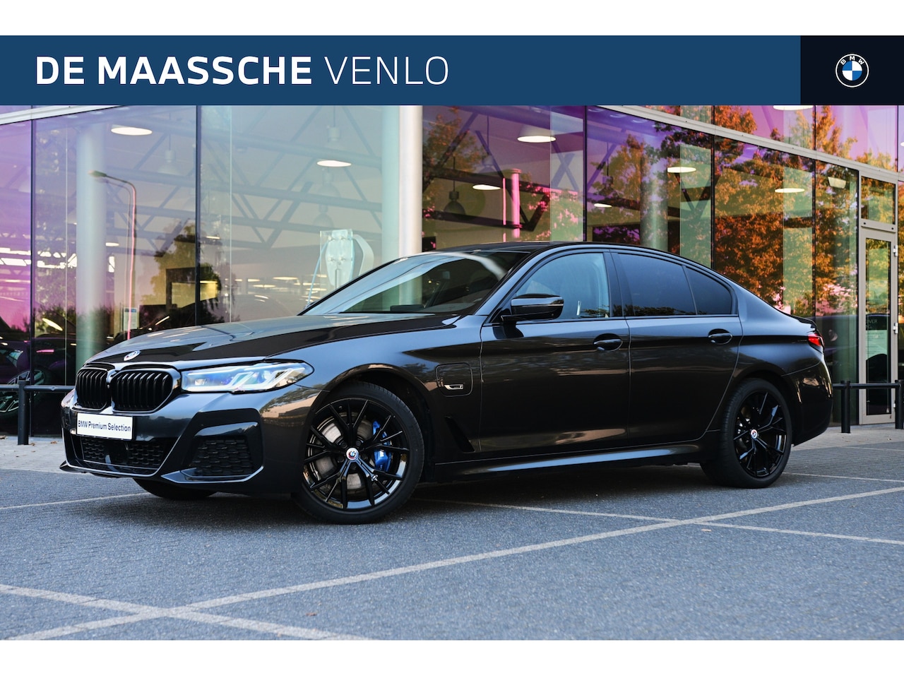 BMW 5-serie - 530e High Executive M Sport Automaat / Trekhaak / Comfortstoelen / Comfort Access / Laserl - AutoWereld.nl