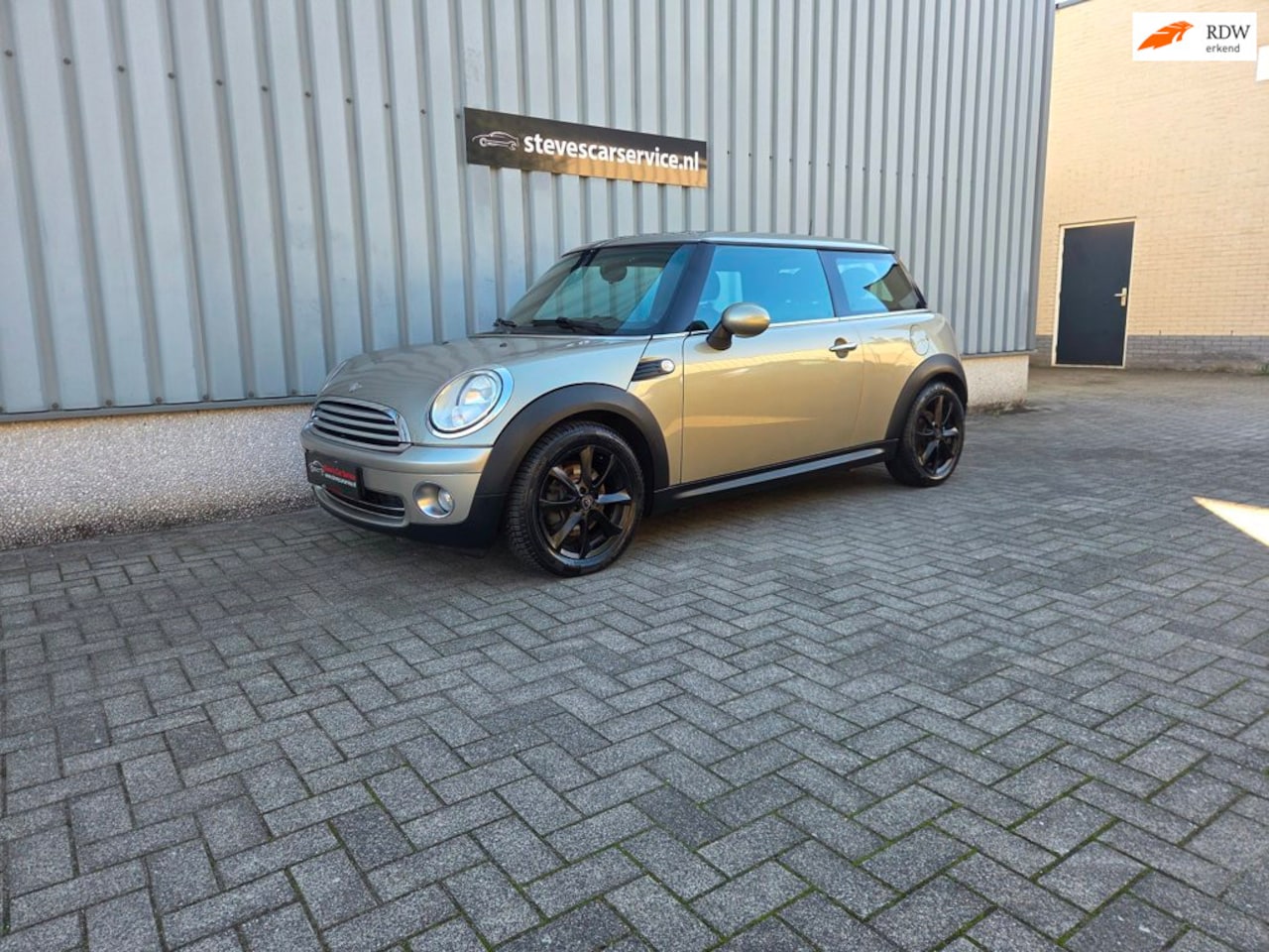 MINI 3-Deurs - 1.6 Cooper airco Google car play onderhouds boekjes nieuwe apk - AutoWereld.nl