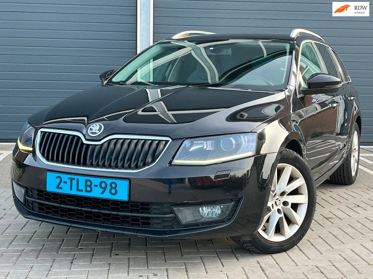 Skoda Octavia Combi - 1.6 TDI TAXI KLAAR!! Businessline DSG AUTOMATIC FULL LED RS ZETELS KEYLESS - AutoWereld.nl