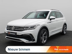 Volkswagen Tiguan - 1.5 TSI R-Line Business+ 150PK DSG Trekhaak, Matrix LED Verlichting, 19" LM Velgen, Navi,