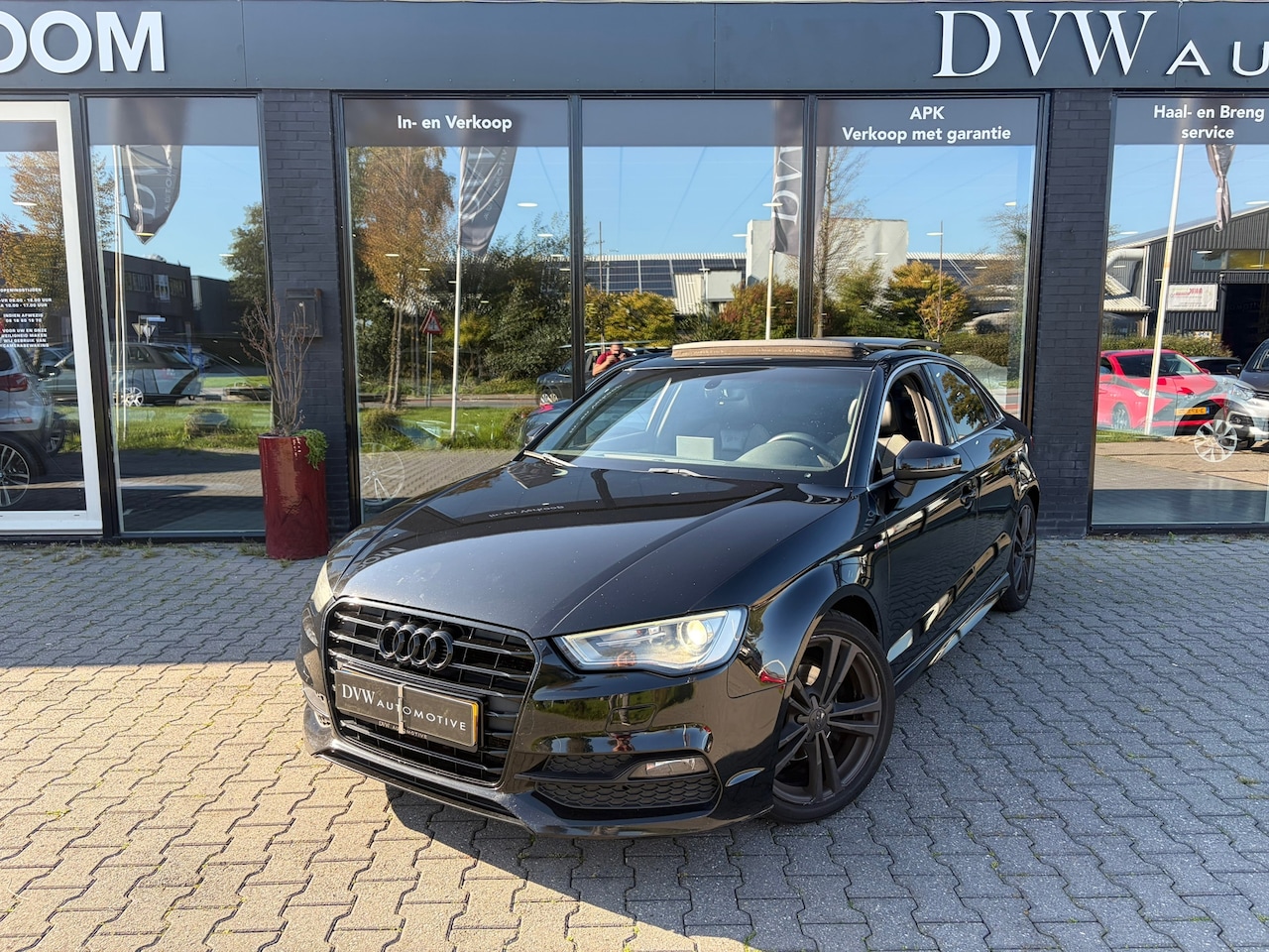Audi A3 Limousine - 1.4 TFSI CoD Adrenalin Sport 1.4 TFSI CoD Adrenalin Sport, Panorama dak - AutoWereld.nl