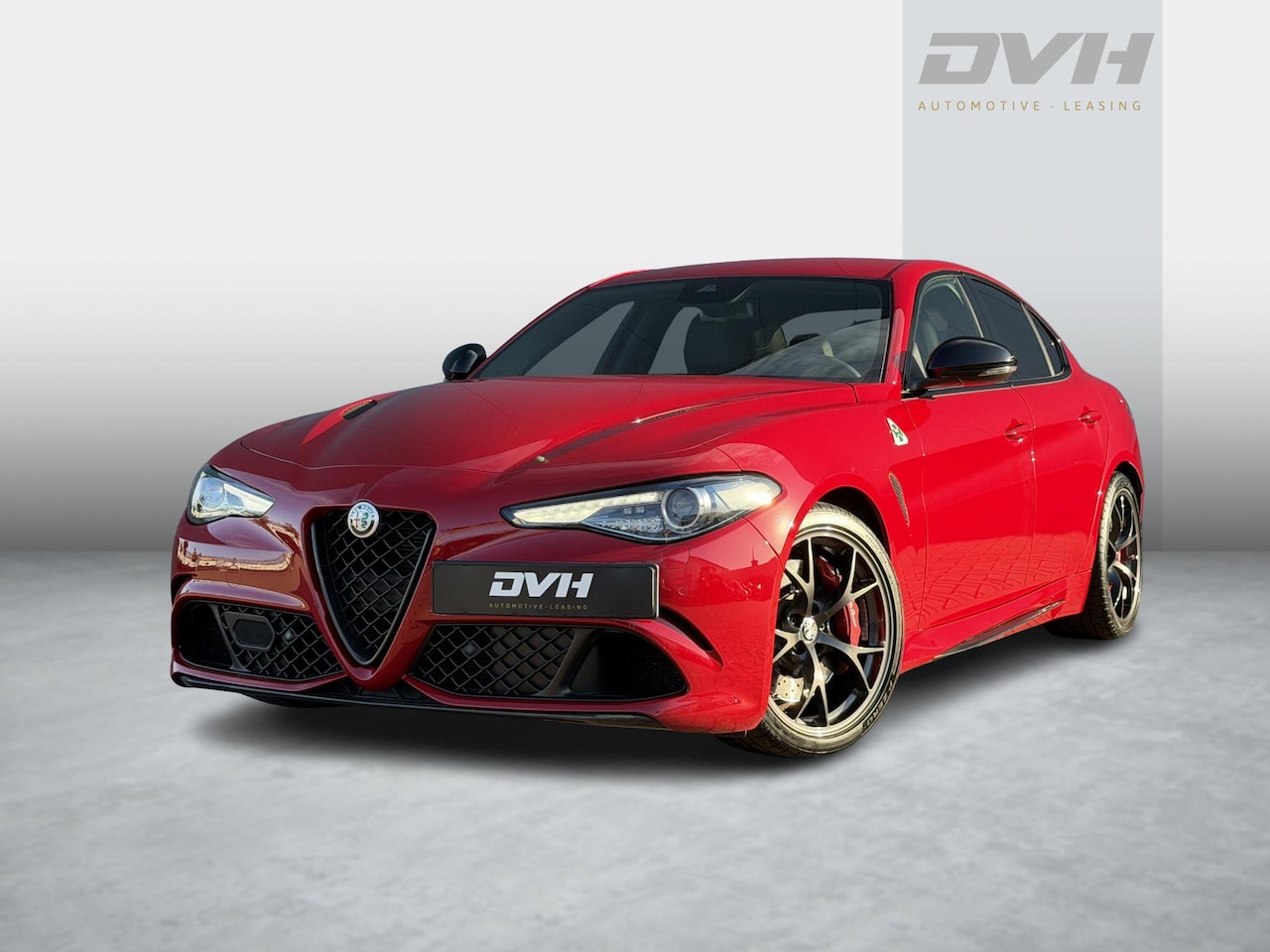 Alfa Romeo Giulia - 2.9 V6 Quadrifoglio CARBON | H/K | LEDER - AutoWereld.nl