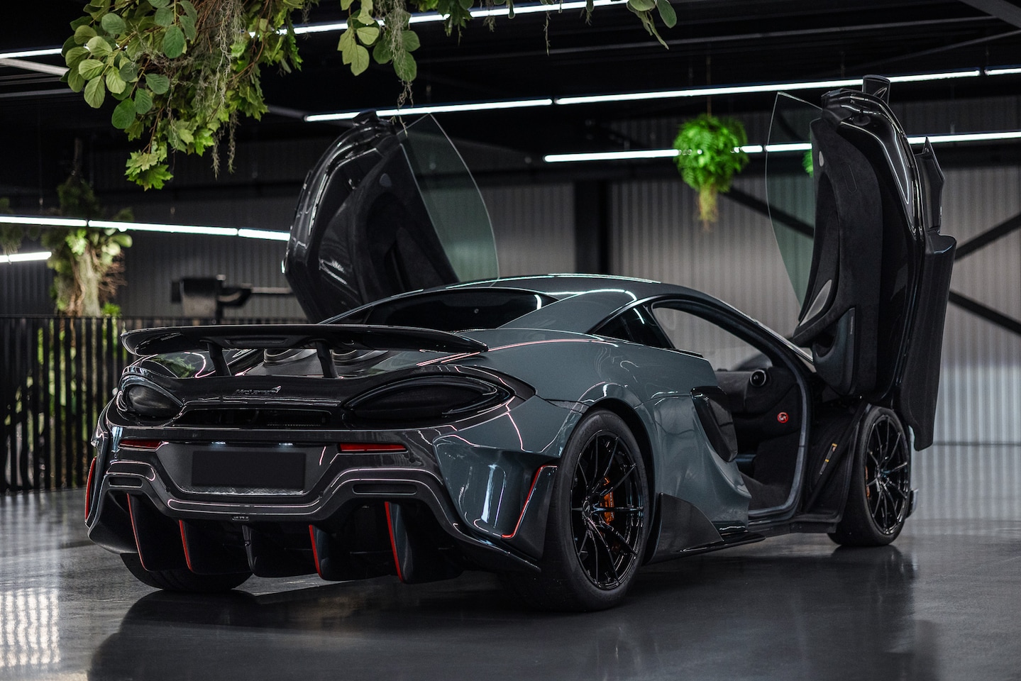 McLaren 600LT - 3.8 V8 Btw auto, (€ 218.966,94 Ex B.T.W) B&W, Senna Bucket Seats Dealer Onderhouden - AutoWereld.nl