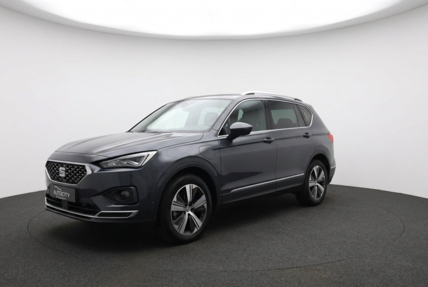 SEAT Tarraco - 1.4 TSI e-Hybrid Xperience 245PK Pano | 360° Camera | Matrix-LED | Carplay - AutoWereld.nl