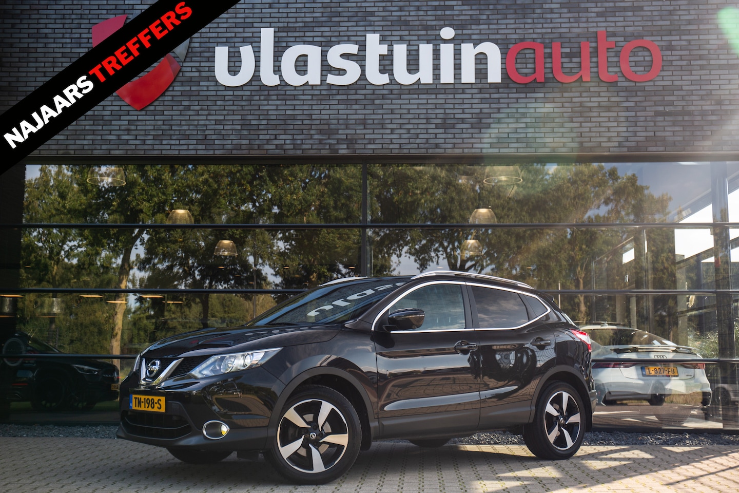 Nissan Qashqai - 1.2 Tekna 1.2 Tekna , Panoramadak, Trekhaak, 360-camera, Elek. stoelen - AutoWereld.nl