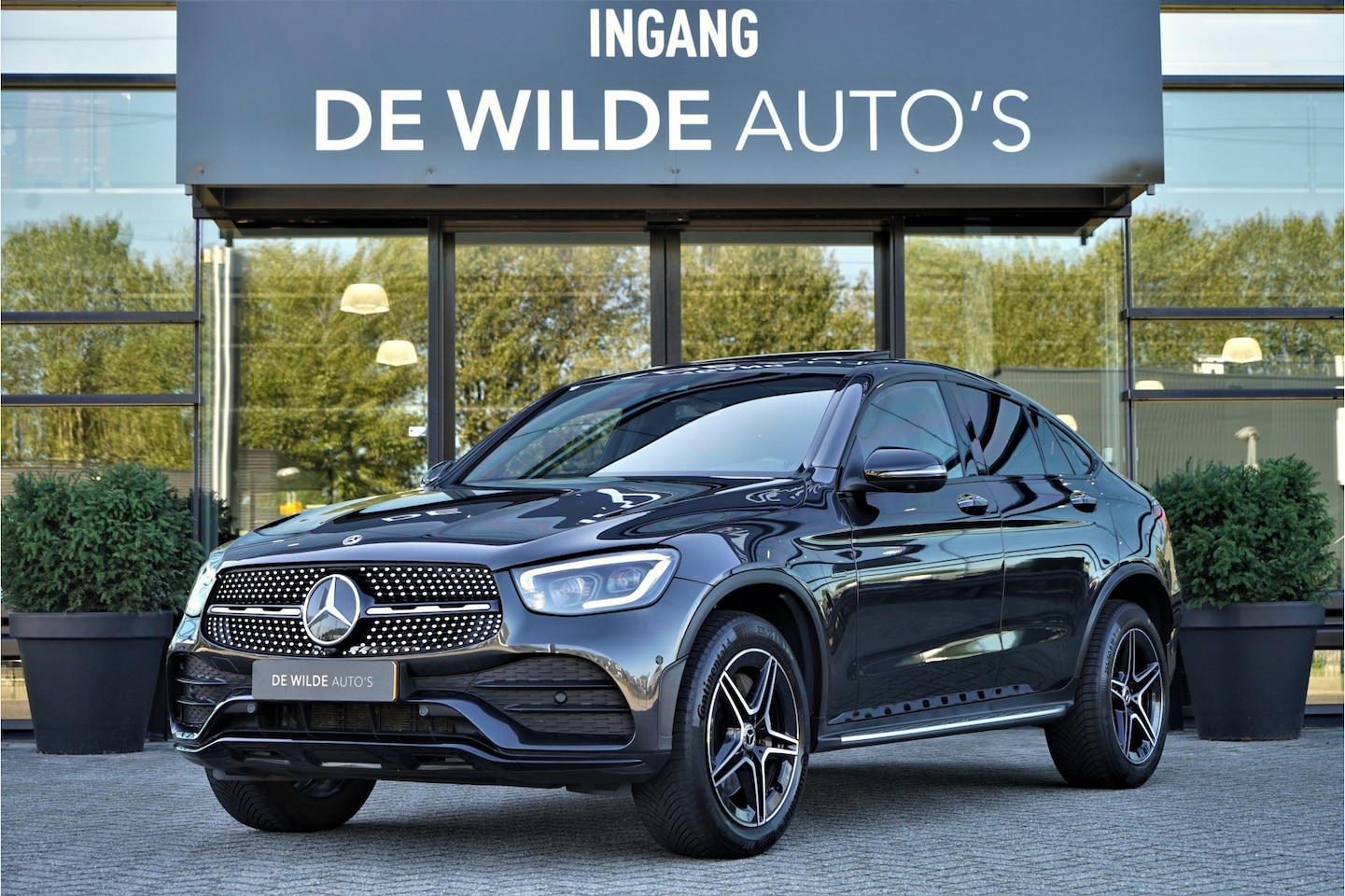 Mercedes-Benz GLC-klasse Coupé - 300e 4MATIC AMG Schuifdak Burmester Keyless Dubbelglas Sfeerverlichting Camera - AutoWereld.nl