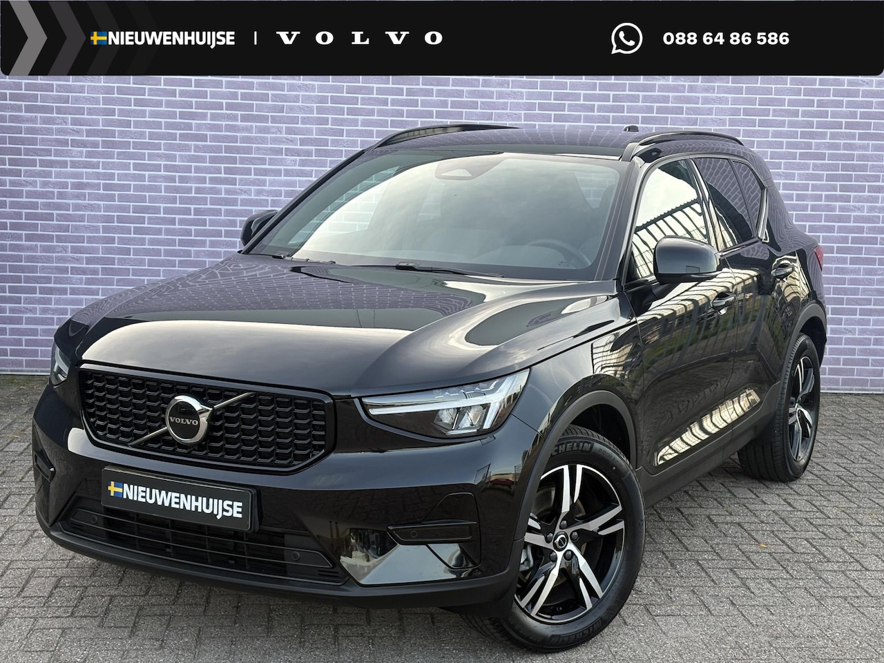 Volvo XC40 - 2.0 B4 Plus Dark | Trekhaak | Harman Kardon Audio | Achteruitrijcamera | Parkeersensoren | - AutoWereld.nl