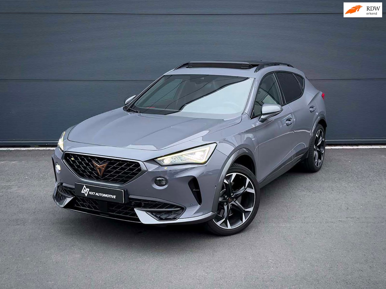 CUPRA Formentor - 2.0 TSI 4DRIVE VZ, 310PK, Pano, Beats, ACC, Trekhaak, Keyless, graphene grau, Dealer onder - AutoWereld.nl