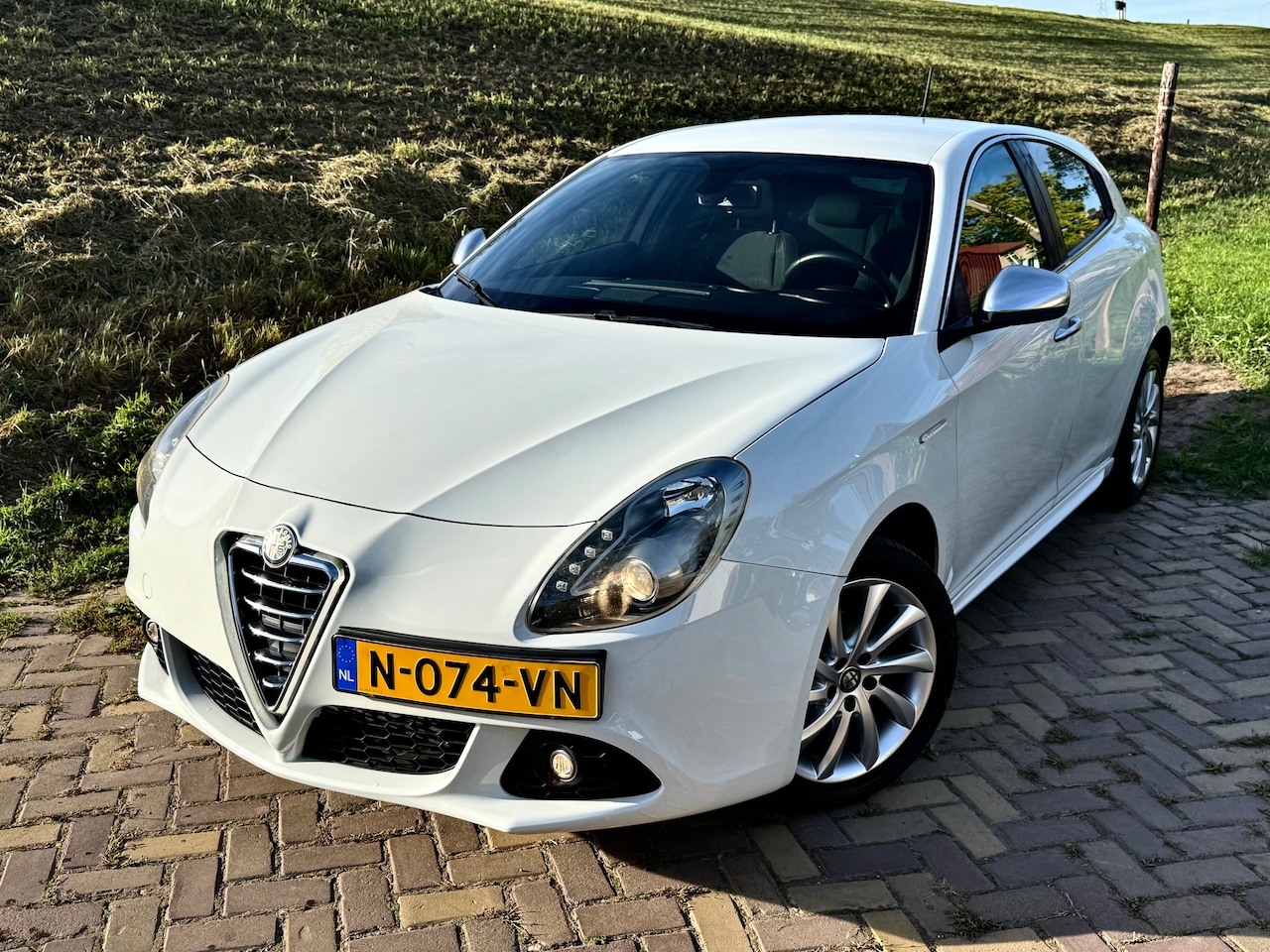 Alfa Romeo Giulietta - 1.4 T Distinctive - AutoWereld.nl