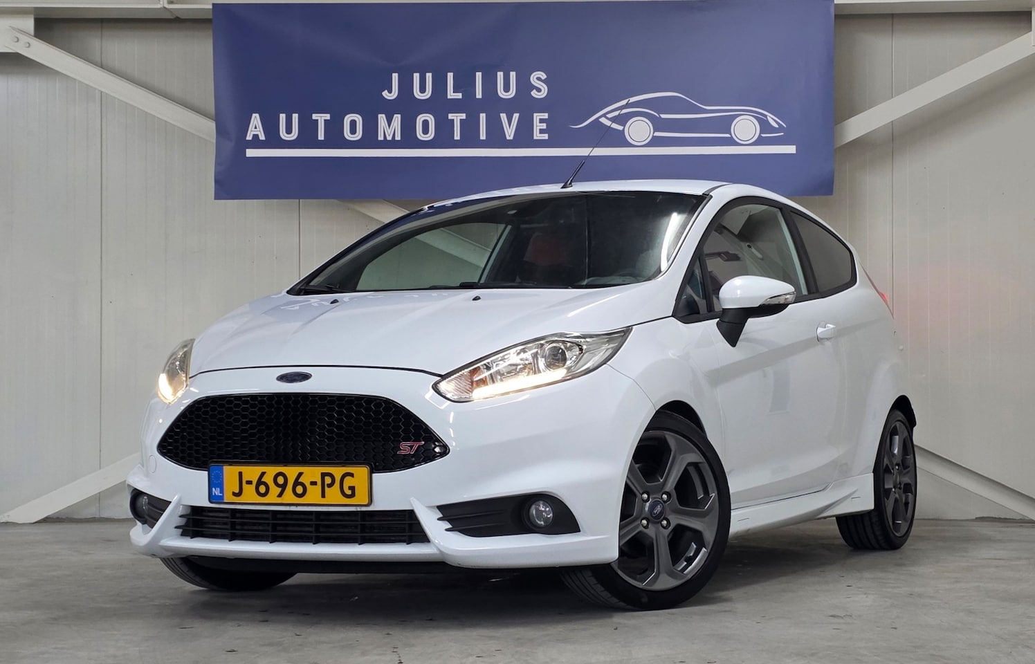 Ford Fiesta - 1.6 ST2 DB VV in 2025 182PK Recaro Stock Keyless Netjes! - AutoWereld.nl