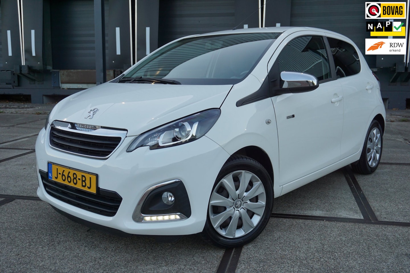 Peugeot 108 - 1.0 e-VTi Style * Car Play * 5 Drs * - AutoWereld.nl