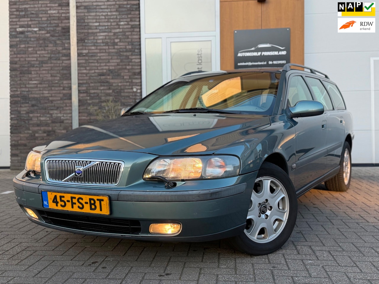 Volvo V70 - 2.4 T Geartr. C.L. | Automaat | Dealer onderhouden | - AutoWereld.nl