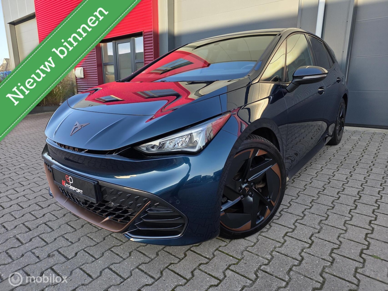 CUPRA Born - Copper 62 kWh / Pano-dak/ HUD / Warmtepomp/ luxe! - AutoWereld.nl