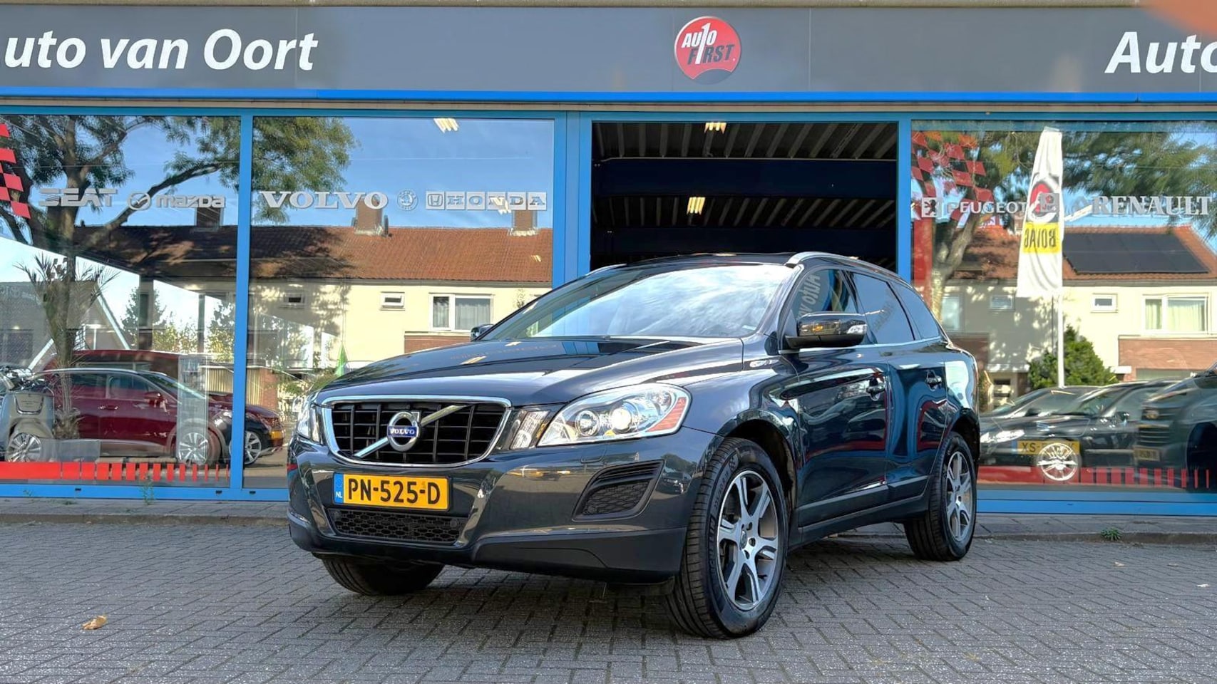 Volvo XC60 - 2.4 D5 AWD R-Design - AutoWereld.nl